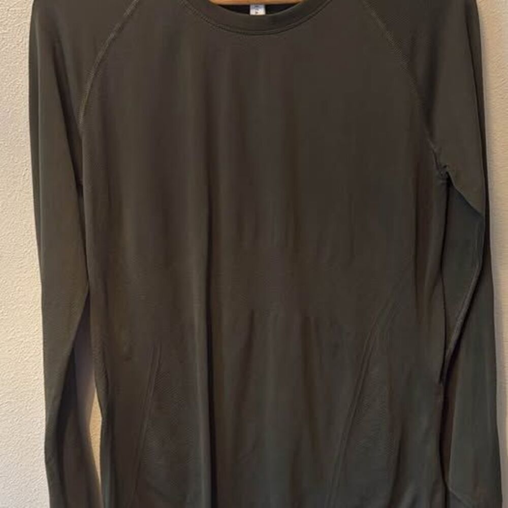 Athleta hunter green long sleeve athletic shirt running fitted Henley sleeve